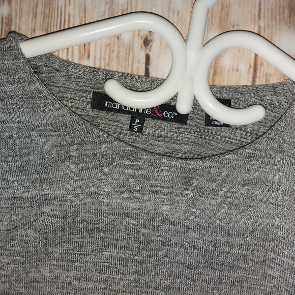 Long sleeve grey shirt with detakled sleeve - Picture 2 of 3